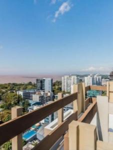 Semipiso con vista al Rio - 205 Mtrs Totales - Edificio con Amenities, 205 mt2, 4 habitaciones