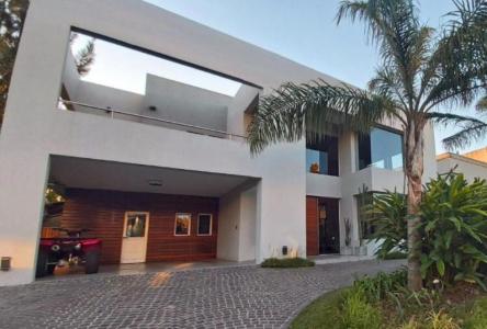 Casa en venta en Country Altos del Sol - 4 ambientes, 100 mt2, 3 habitaciones