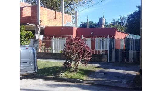 Casa mixta * sobre terreno 10 x 42.60 * Gerli, Avellaneda * , 60 mt2, 2 habitaciones