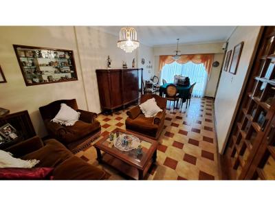 Casa Amplia en Tres Plantas de 6 Ambientes, Patio, Garaje y Playroom – Cosquín 5100 – Villa Lugano, 222 mt2, 5 habitaciones