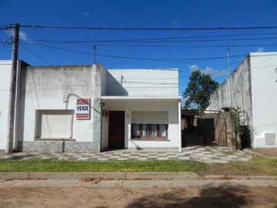 Casa y Dpto sobre calle San Lorenzo. SAN JOSE., 4 habitaciones