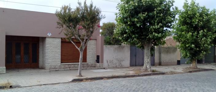 Casa más lote contiguo, Juárez, 750 mt2, 3 habitaciones