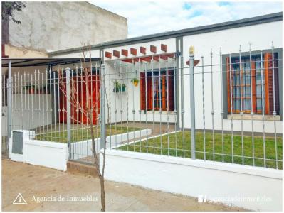 VENDE: Casa 2 Dormitorios con Pileta / ZONA SUR / APTA BANCOR, 2 habitaciones