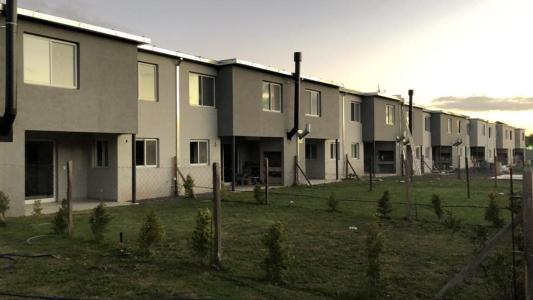 Garín - Duplex Venta USD 138.000, 104 mt2, 3 habitaciones