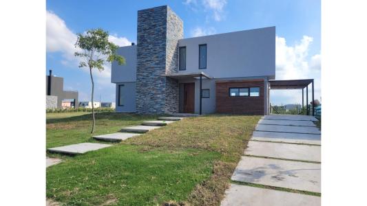 Casa en venta 4 amb, Barrio Riberas, Puertos del lago, 158 mt2, 3 habitaciones