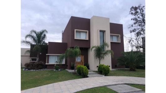 Casa en el Canton Puerto, 200 mt2, 4 habitaciones