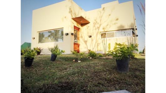 Venta casa en Barrio Laguna Azul - Carlos Spegazzini, 65 mt2, 2 habitaciones