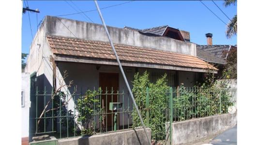 Casa en calle Demaestri con entrada en calle Orzali, 60 mt2, 2 habitaciones