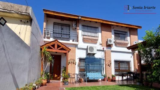 CASA DE 5 AMBIENTES EN VENTA- Villa Tesei, 140 mt2, 4 habitaciones