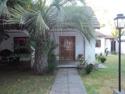 Casa en Venta en Hurlingham, Buenos Aires. Muy buena zona, 4 habitaciones