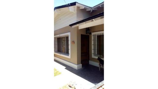 Casa en venta- Ituzaingo - Villa Ariza - Defilippi al 900, 130 mt2, 4 habitaciones