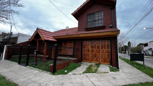 Casa cuatro dormitorios venta Ituzaingo norte, 180 mt2, 4 habitaciones
