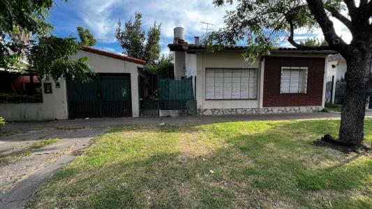 Casa con dos dormitorios en venta en Ituzaingo norte, 110 mt2, 2 habitaciones