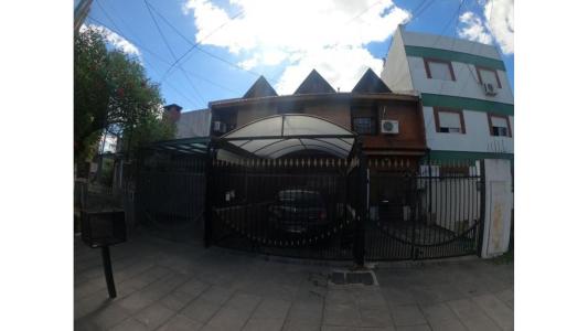 Triplex en Venta en Villa Luzuriaga, 75 mt2, 3 habitaciones
