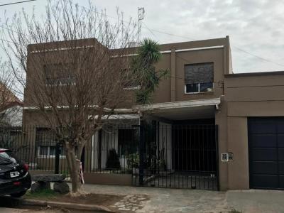 Casa 6 Ambientes con Fondo y Piscina - Zona Ramos Mejia, 4 habitaciones