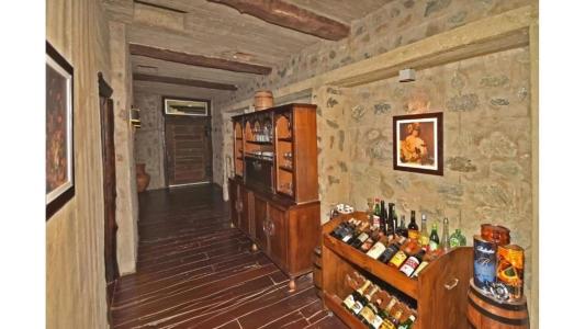 Casa de Piedra en venta la más Exclusiva de Loma Bola, 400 mt2, 2 habitaciones