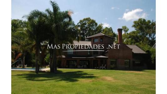 Casa en venta en La Plata Country San Facundo 5 ambientes, 370 mt2, 4 habitaciones