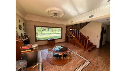 Casa en venta 6 ambientes La Tradición con vista al golf, 430 mt2, 4 habitaciones