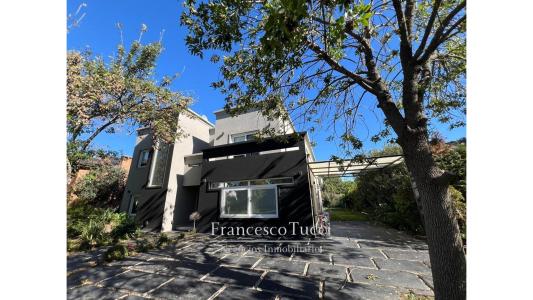 Casa en venta 6 ambientes Campos de Álvarez, 290 mt2, 4 habitaciones