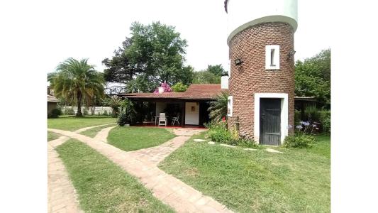 VENTA CASA QUINTA, CABAÑA, PISCINA, PARQUE, PARRILLA, COCHER, 200 mt2, 4 habitaciones