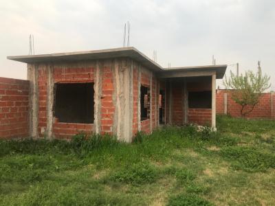 Casa 3 Ambientes En Venta a Terminar - Moreno Sur, 2 habitaciones