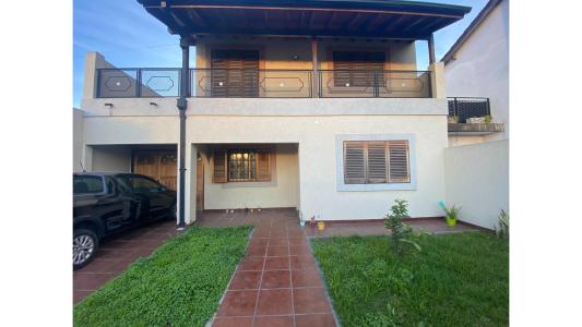 Casa en venta Castelar sur., 184 mt2, 3 habitaciones