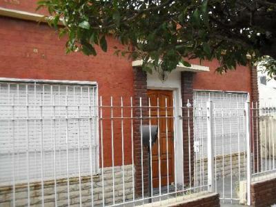 Casa en Venta en Castelar, Morón, Buenos Aires, 4 habitaciones