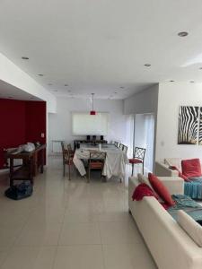 Casa en venta en Lasalle Pinamar, 900 mt2, 4 habitaciones