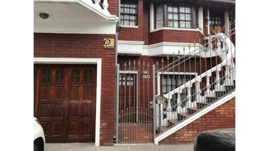 Venta Casa En Quilmes, 140 mt2, 2 habitaciones