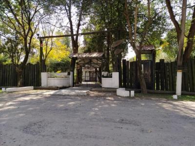 Impecable casa quinta en Gonzalez Catan, 2600 mt2, 3 habitaciones