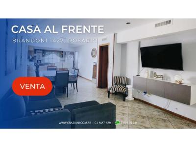 CASA AL FRENTE, DOS DORMITORIOS, PATIO PARQUIZADO AMPLIO, PILETA Y TODOS LOS SERVICIOS., 115 mt2, 2 habitaciones