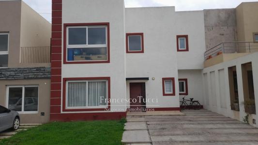 Casa en venta 4 ambientes en Barrio  Buenos Ayres Village, 170 mt2, 4 habitaciones