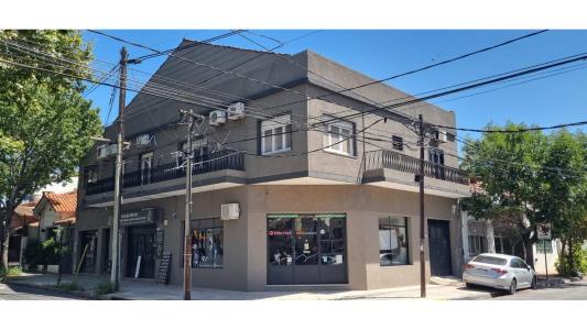 Excelente Casa con 3 locales se vende en Block en Olivos, 422 mt2, 5 habitaciones