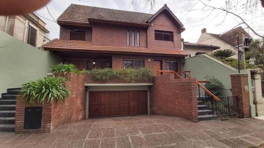 Hermosa casa 5 ambientes en venta en Olivos, 334 mt2, 4 habitaciones