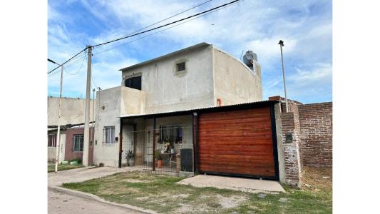 ZAVALLA, Sarmiento 3800, 3 dormitorios, patio, cochera!, 150 mt2, 3 habitaciones