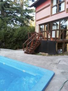 FH venta de chalet de cuatro ambientes con parque y piscina, Sierra de los Padres, 900 mt2, 3 habitaciones