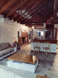Casa Refaccionada a nueva en Country Las Lajas!, 500 mt2, 4 habitaciones