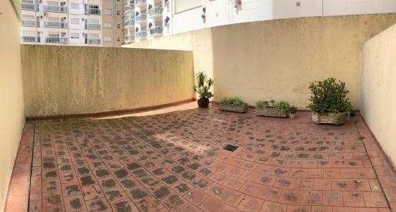 Departamento de 2 ambientes con patio, 66 mt2, 1 habitaciones