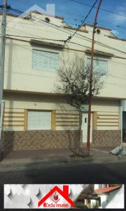 Nºref: 997 -Hermosa Propiedad de 2 plantas en el centro de Cosquín.
