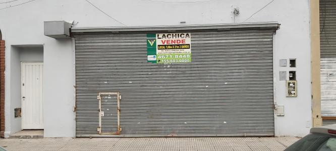 LOCAL CON DEPOSITO EN ZONA COMERCIAL DE AVENIDA AVELLANEDA