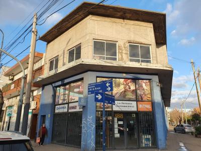 Excelente local comercial de 570m2 aproximados en venta ubicado sobre Avenida Juan Manuel de Rosas con acceso próximo a General Paz.