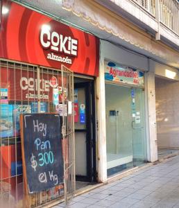 Dos Locales Comerciales Vidriados en Venta - Buenos Aires al 200 - Ideal Inversor, 35 mt2