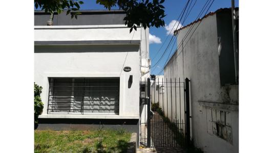 VENTA PH DE 3 AMBIENTES/PATIO/TERRAZA LOMAS DE ZAMORA, 50 mt2, 2 habitaciones