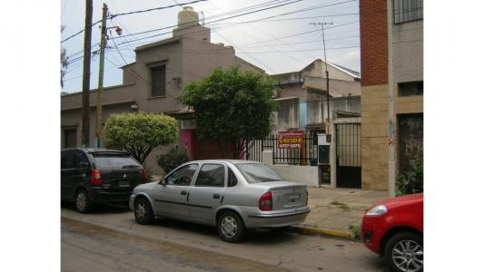 MAGNIFICO PH AL FRENTE CON LOCAL POSIBILIDAD DE COCHERA Y ES, 60 mt2, 2 habitaciones