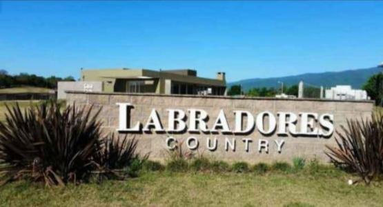 Terreno de 400 m2 c/ Escrituras - Labradores Country Club- Los Nogales, 400 mt2