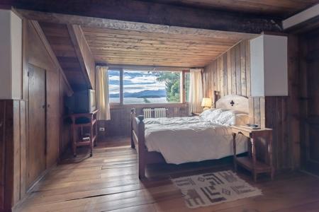 Casa sobre costa al Lago Nahuel Huapi - San Carlos de Bariloche - PATAGONIA , 860 mt2, 4 habitaciones