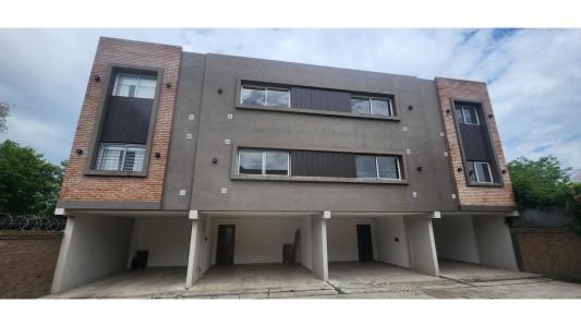 Duplex en venta Ituzaingó norte, 140 mt2, 2 habitaciones