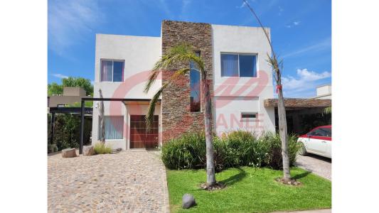 Casa en venta, La Cañada, Pilar, 220 mt2, 5 habitaciones