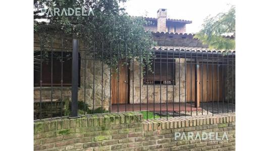 Casa en venta - Parque Sayago - Castelar - Gimenez al 3100, 230 mt2, 4 habitaciones