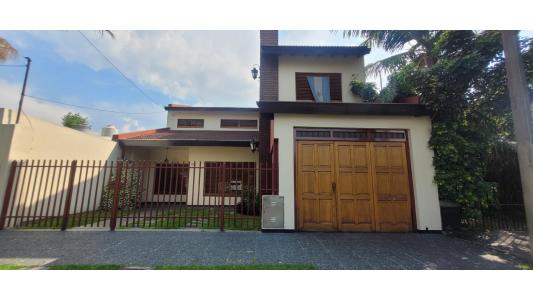Casa en venta en Ituzaingó norte, 300 mt2, 4 habitaciones